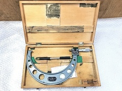 ミツトヨ 外側マイクロメーター M810-225