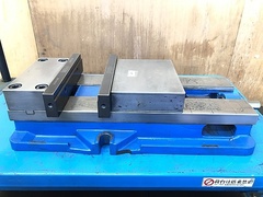 KURT 精密マシンバイス