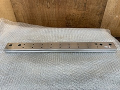 クロスプレート