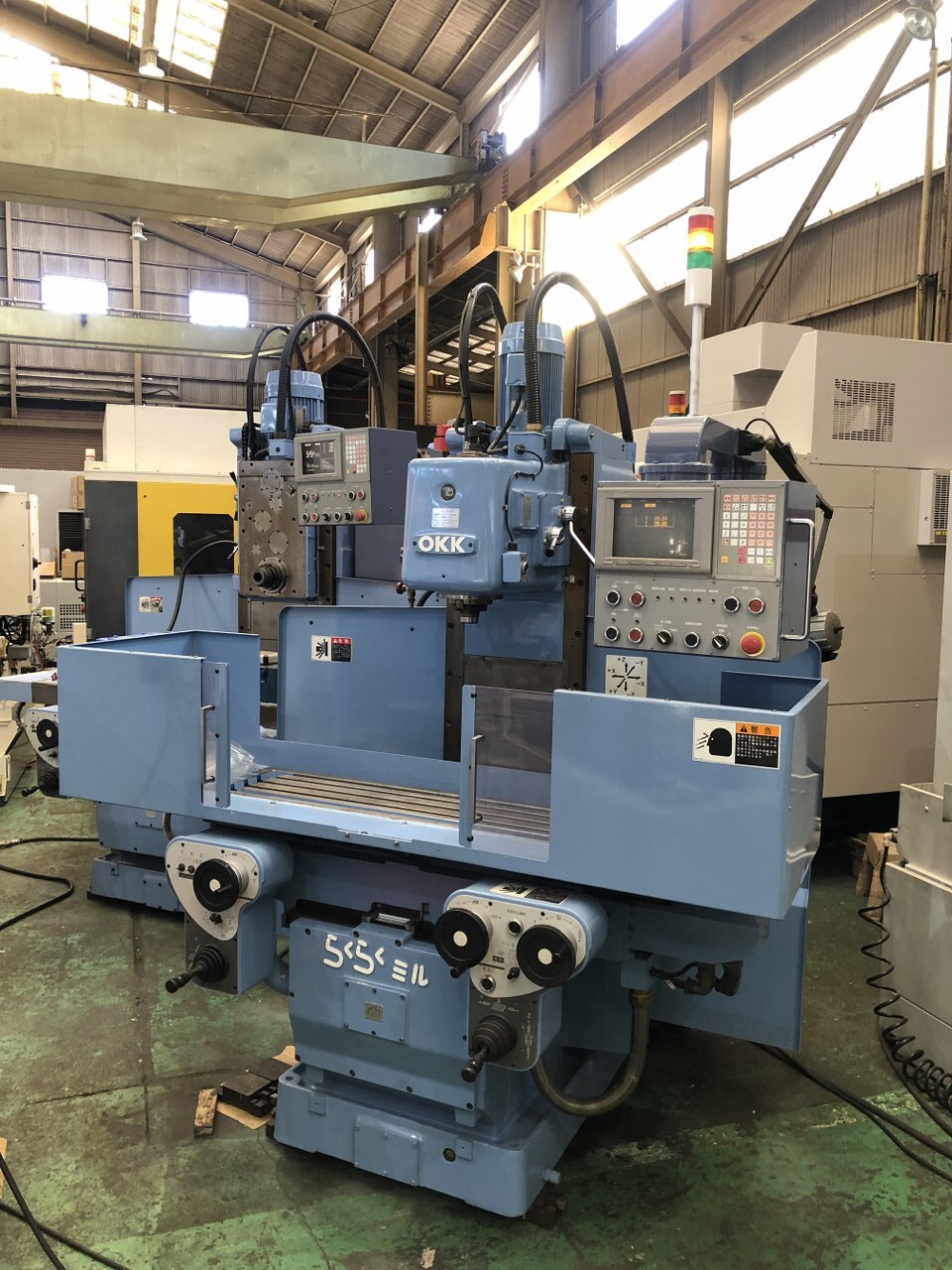 OKK NC立フライス RRM-2V