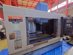 ヤマザキマザック 立型マシニングセンター VTC-200B