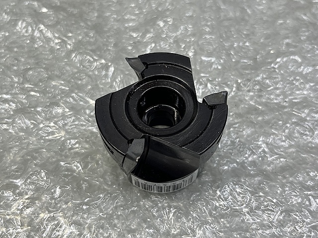 サンドビック フェイスミル R390-050Q22-17L