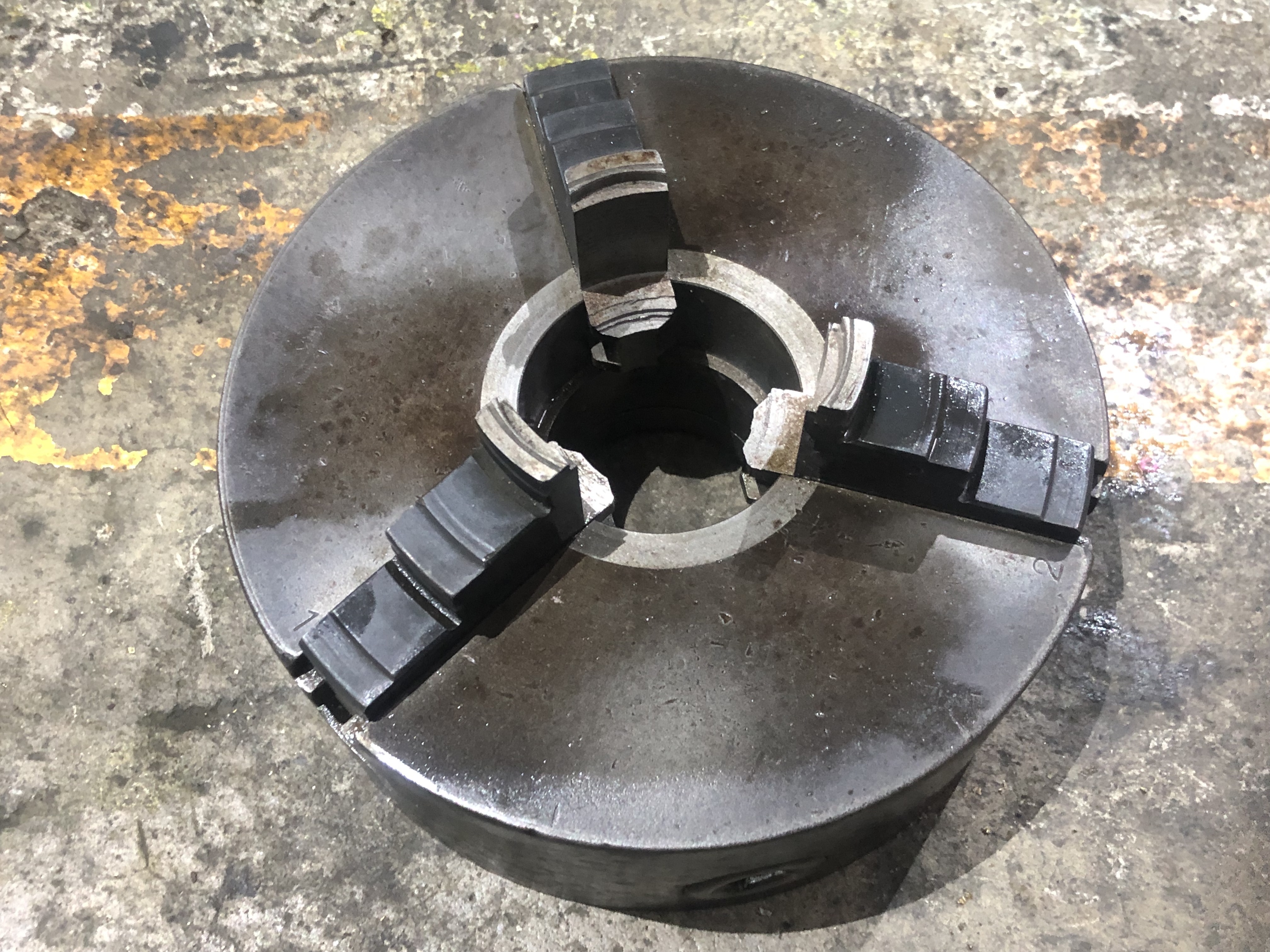 不明 3爪スクロールチャック 【3爪スクロールチャック】φ188