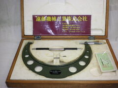 ミツトヨ 外側マイクロメーター 225～250㎜ OM-250