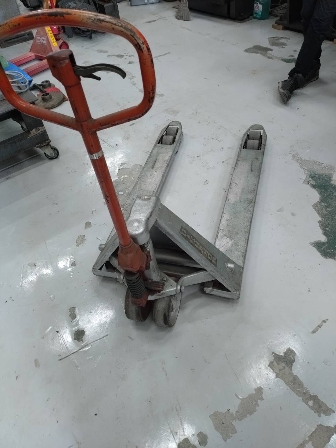 ビシャモン ハンドパレットトラック