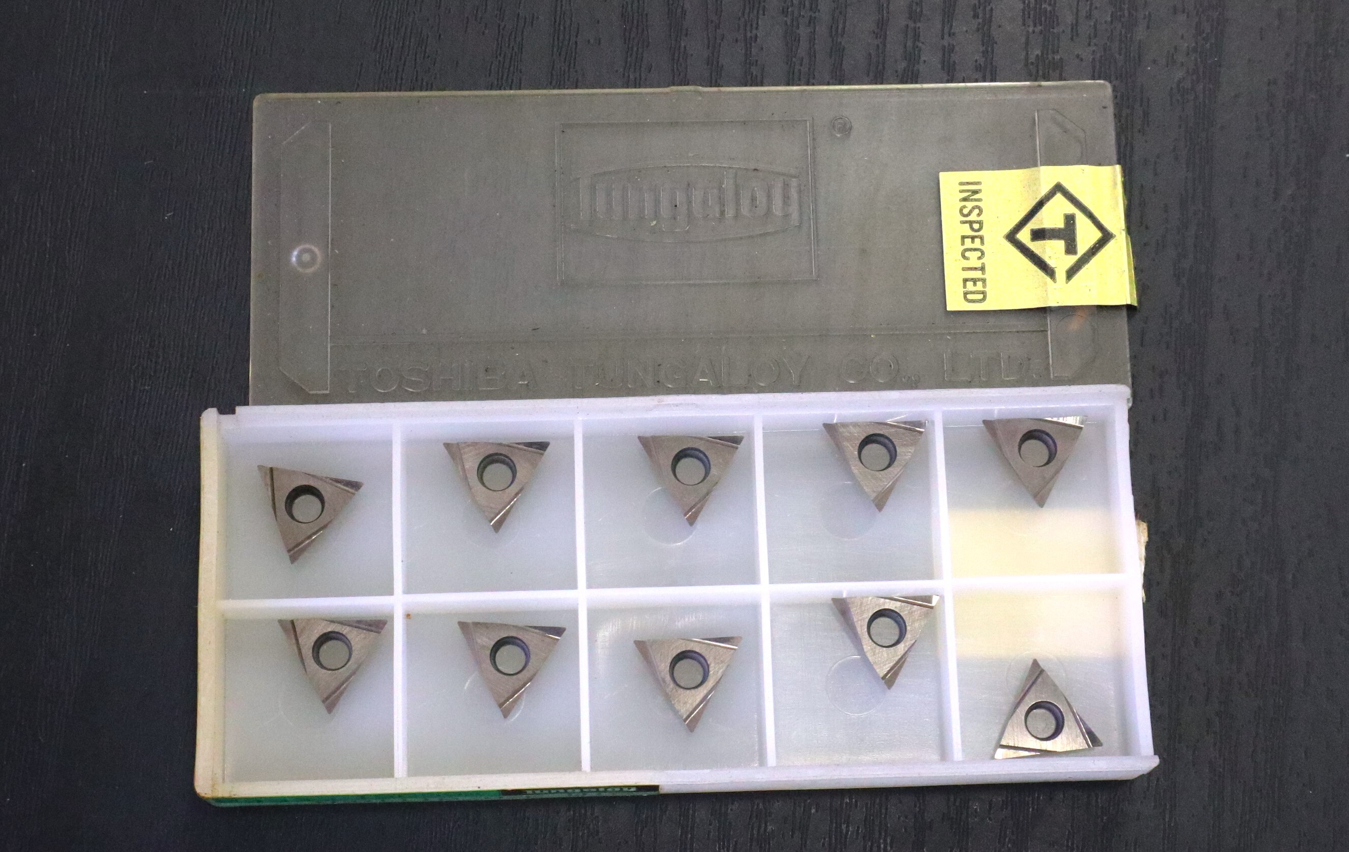 タンガロイ チップ　 TPGT110202R-W15 10個　未使用