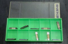 MITSUBISHI  チップ　 DGJ300SNR NX55 10個　未使用