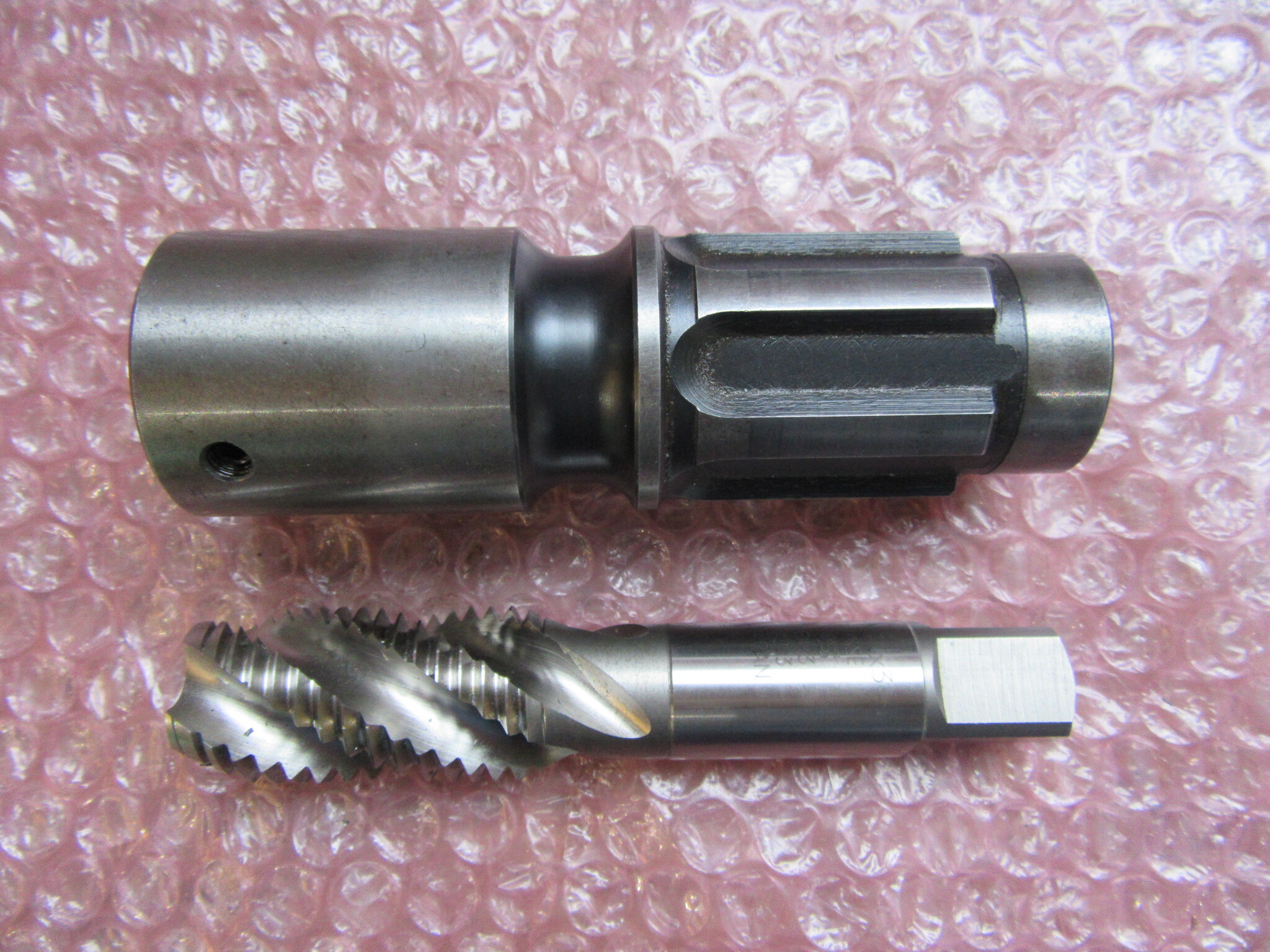 大昭和精機/BIG DAISHOWA タップホルダー T33-M24　ハンドタップ：M24x3