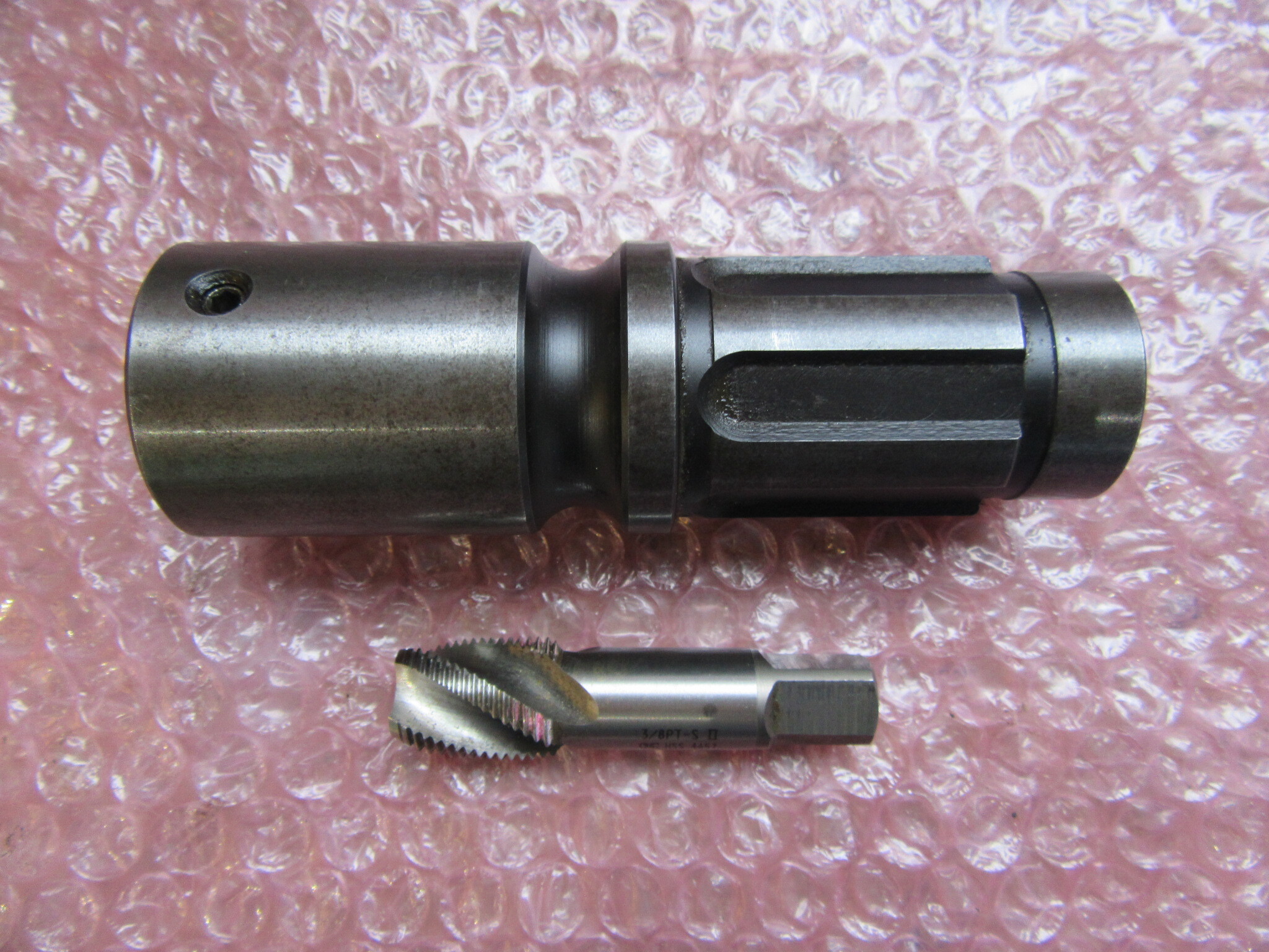 大昭和精機/BIG DAISHOWA タップホルダー T33-P3/8　ハンドタップ：3/8 PT-S