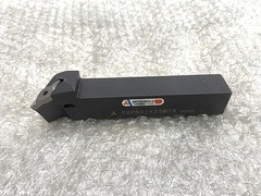 三菱マテリアル バイトホルダー PVPNR2525M16