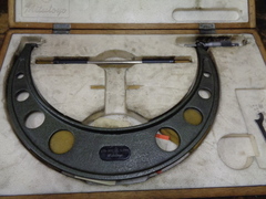 ミツトヨ マイクロメーター OM-300