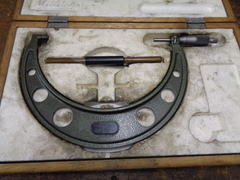 ミツトヨ マイクロメーター OM-200