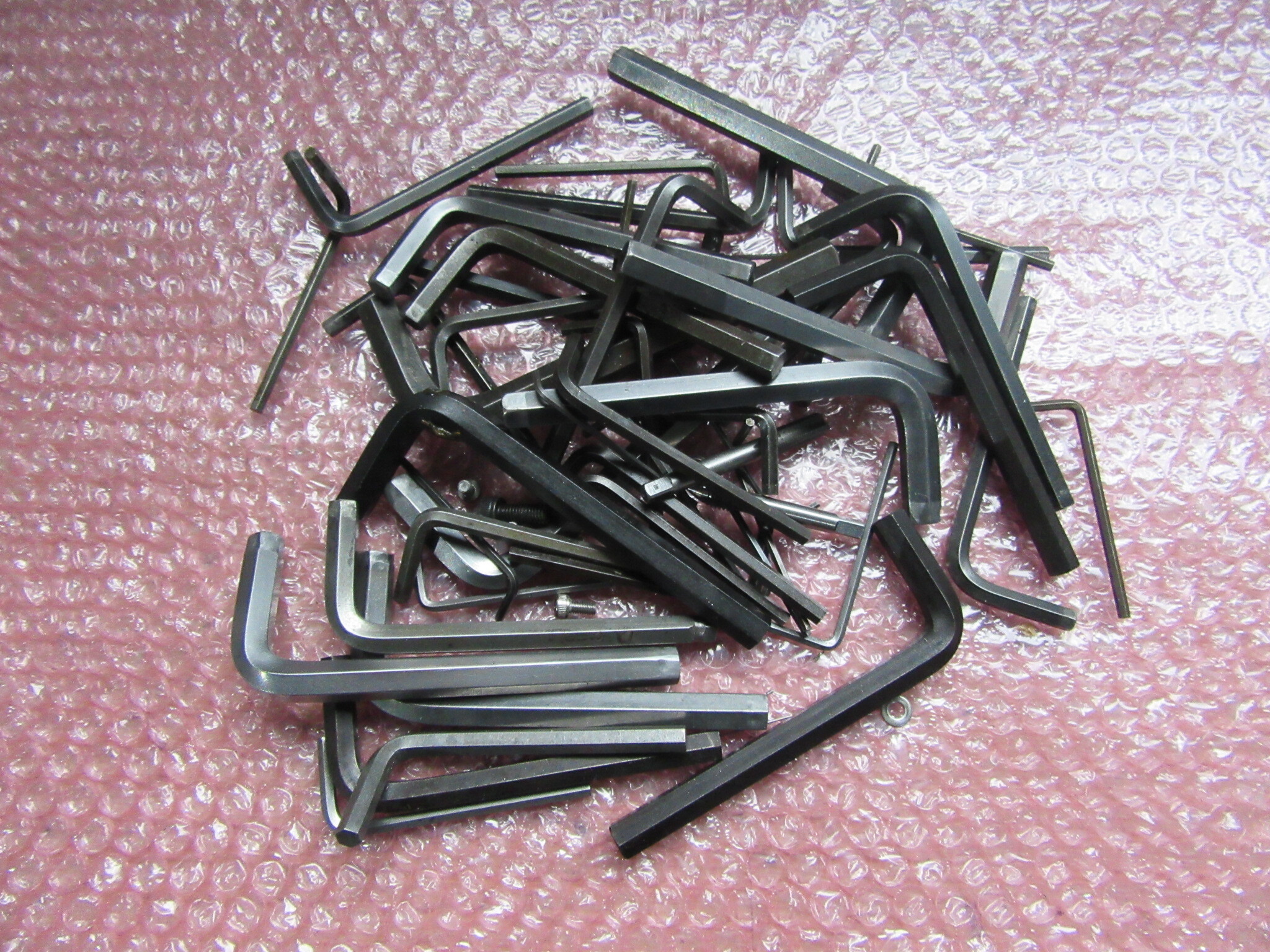 様々なメーカーやサイズがあります。　 六角棒レンチ 様々なメーカーやサイズがあります。　