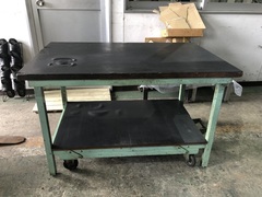 不明 軽量作業台kkタイプ(ペダル昇降移動式) レバーがないため、昇降移動ができない状態の商品です。