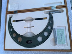 ミツトヨ マイクロメーター OM300