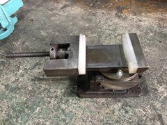 不明 傾斜バイス 口幅150mm　口高30mm　口開125mm