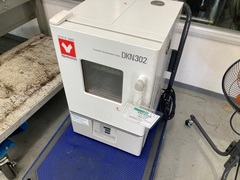 ヤマト科学 送風定温恒温器 DKN-302
