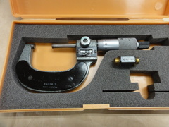 MITUTOYO｜ミツトヨ カウント外側マイクロメーター M820-50VA