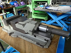 TSUDAKOMA｜津田駒	 油圧バイス VH-200