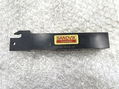 サンドビック バイトホルダー R151.20-2525-40