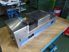 ナベヤ(ERON) ロックタイトバイス LTFV-175