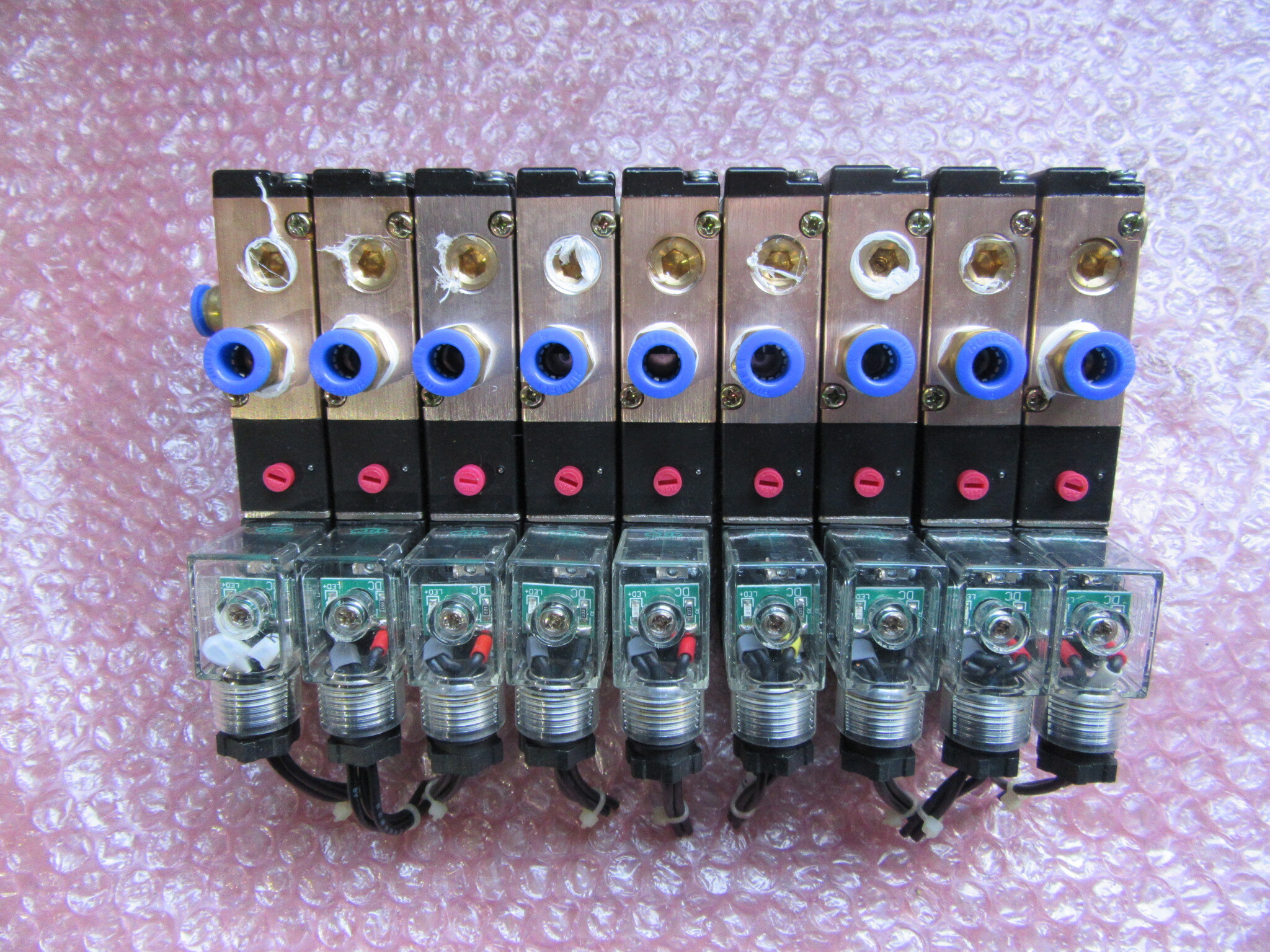 AKS 電気電磁弁 4V210-08