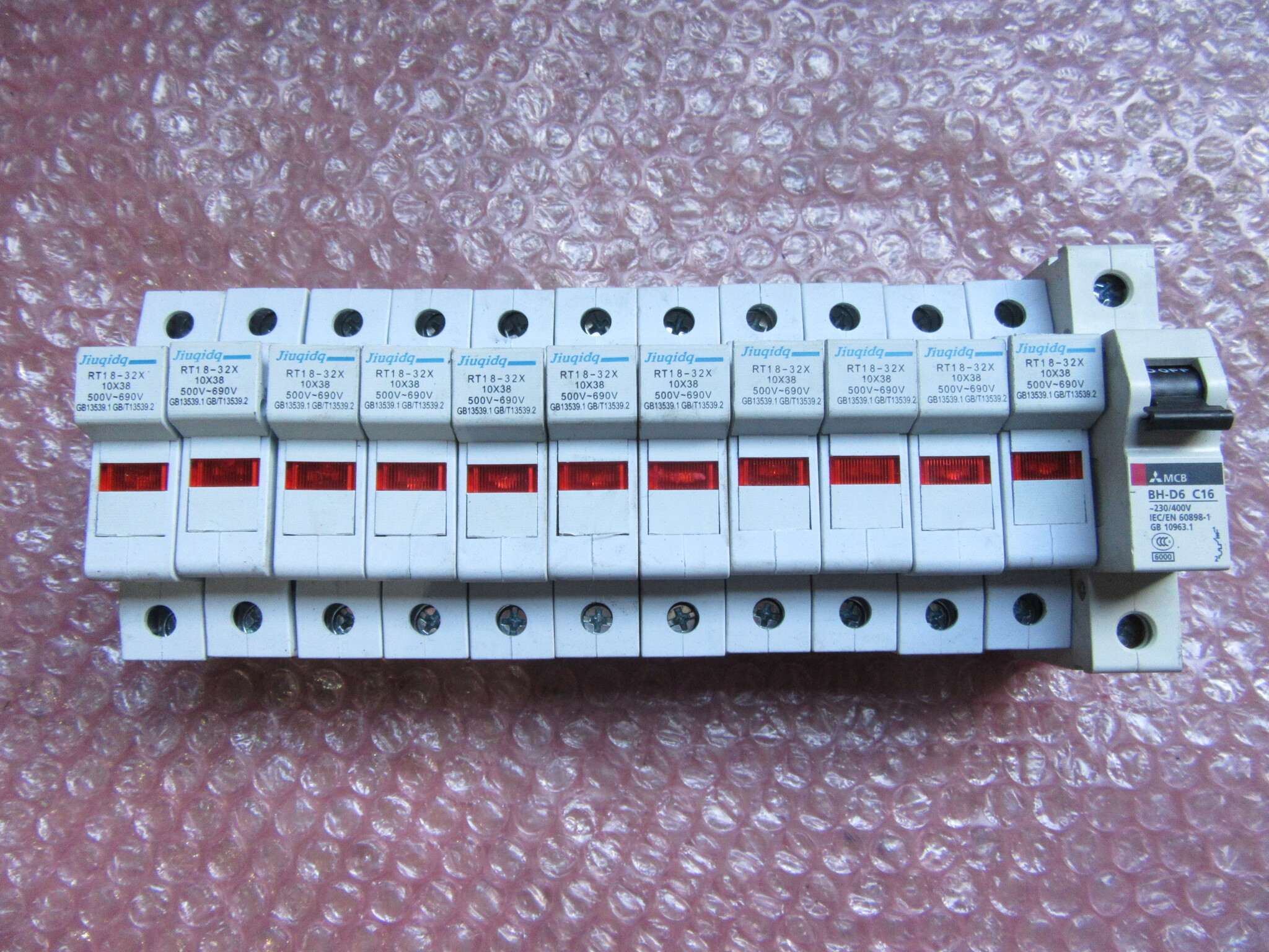 MITSUBISHI、Jiuqidq ブレーカー BH-D6 C16,RT18-32X