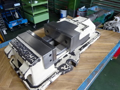 TSUDAKOMA｜津田駒 油圧バイス VH-200