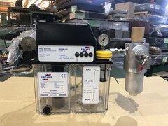 FISCHER 潤滑油ポンプ