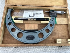 ミツトヨ カウント式外側マイクロメーター M810-225(193-109)