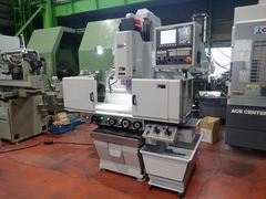 山崎技研 NC立フライス盤  F-352