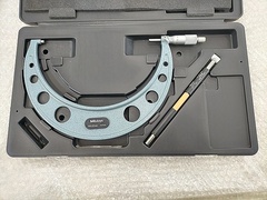 ミツトヨ 外側マイクロメーター OM-225(103-145)