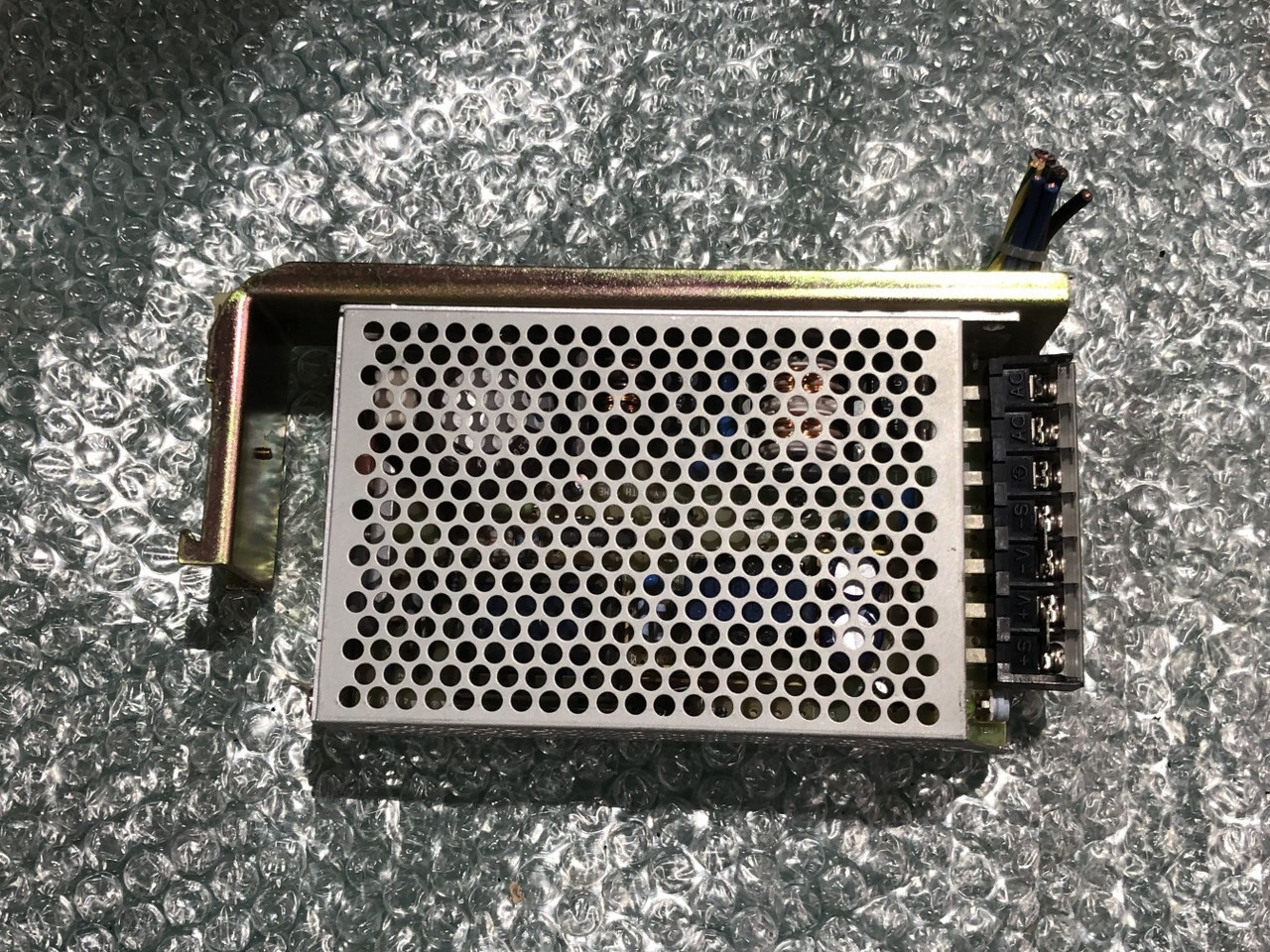 IDEC PS3N形スイッチングパワーサプライ PS3N-E