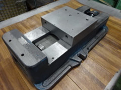 ナベヤ(ERON)	 ロックタイトバイス