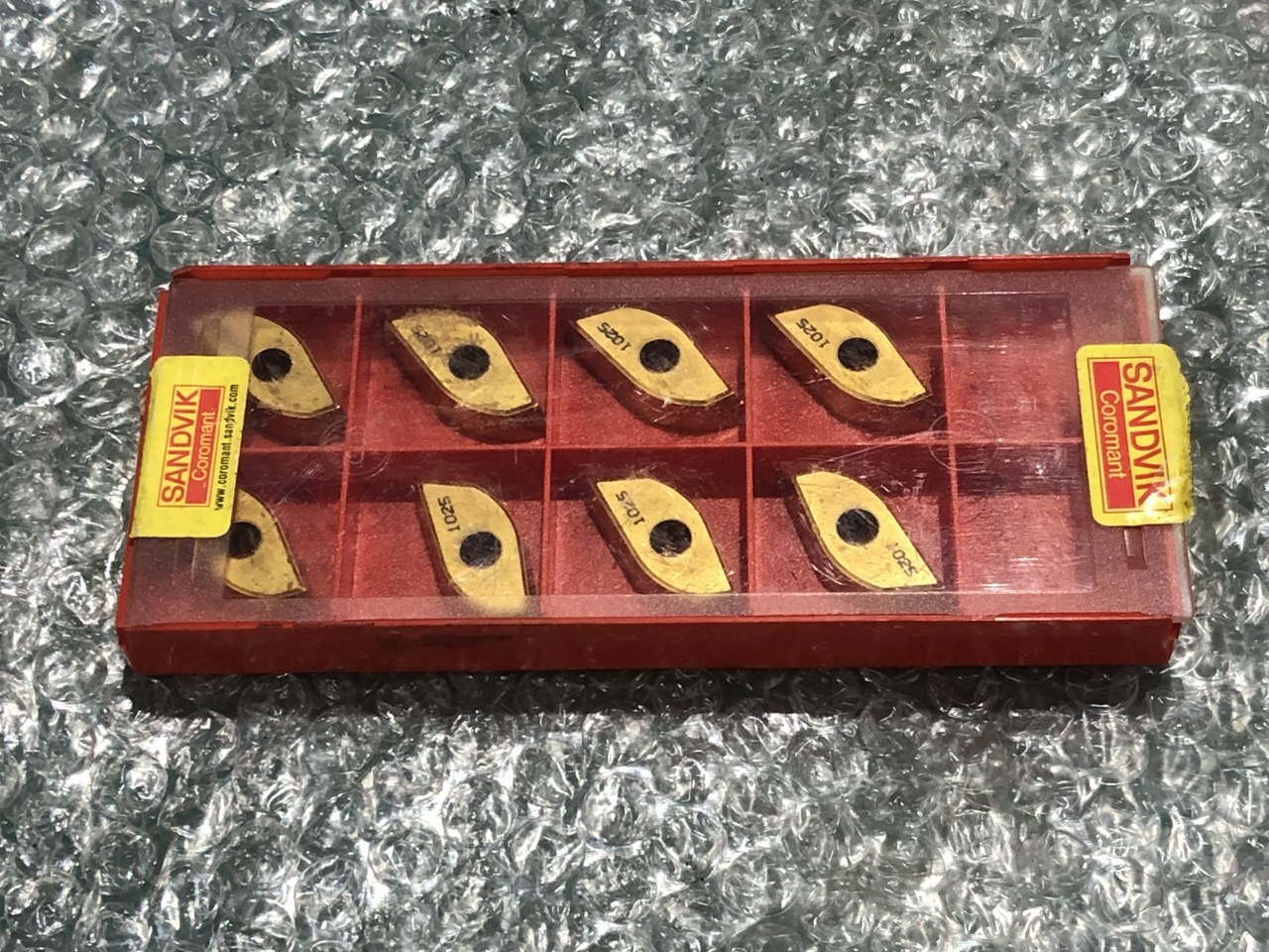 サンドビック/Sandvik チップ R216-30 06 M-M 1025 P10 M15