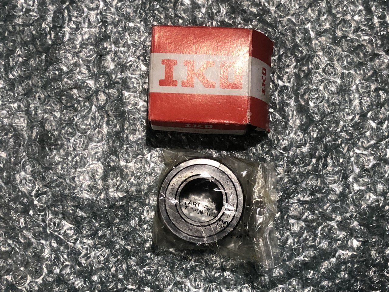 IKO/日本トムソン 非分離形ローラフォロア NART25R