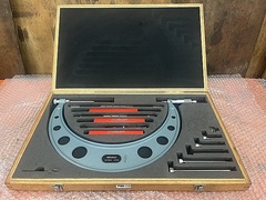 ミツトヨ 替アンビル式マイクロメーター OMC150-300(104-136)