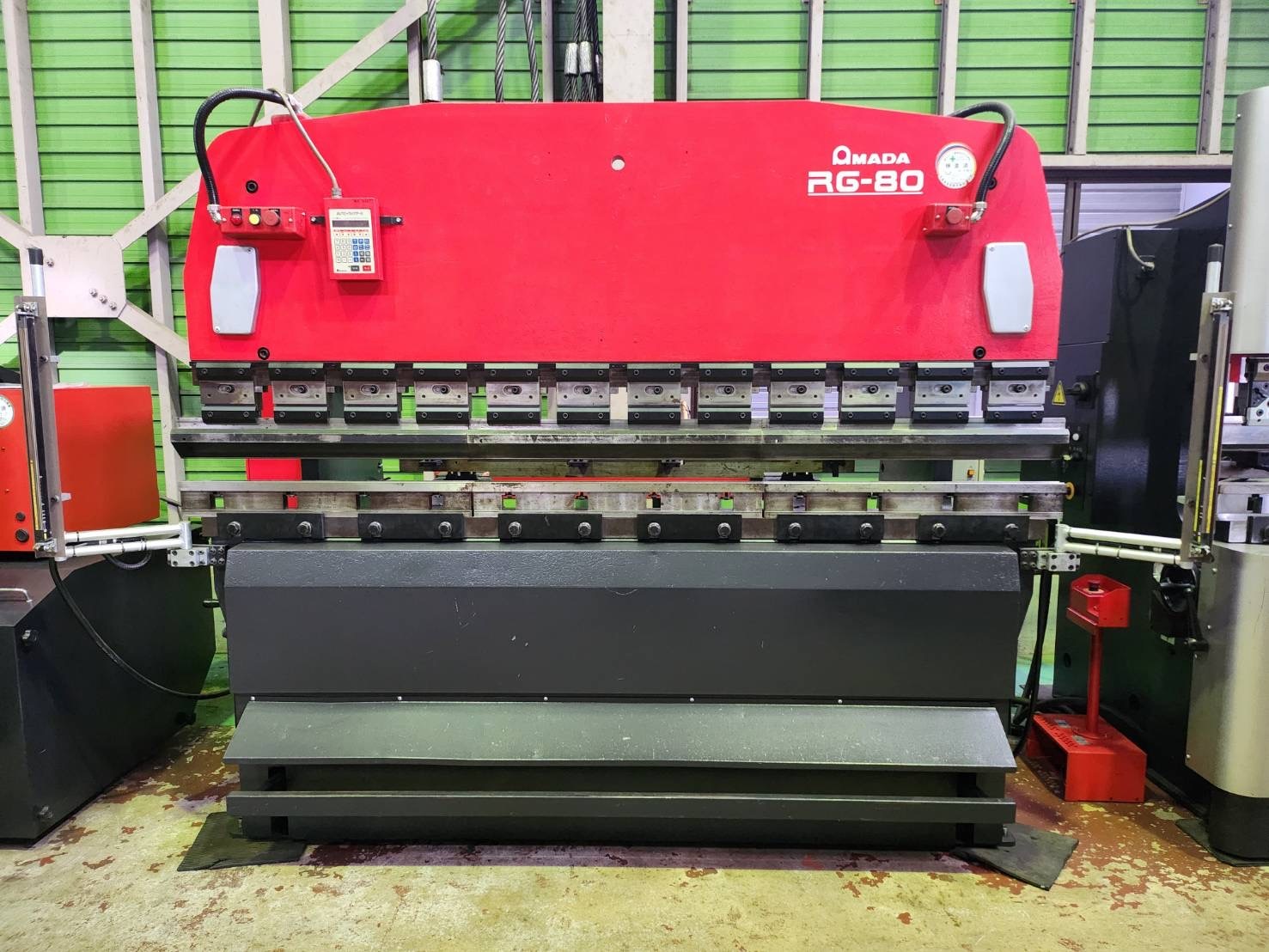 アマダ 2400mm油圧ベンダー RG-80 | マシンライフ