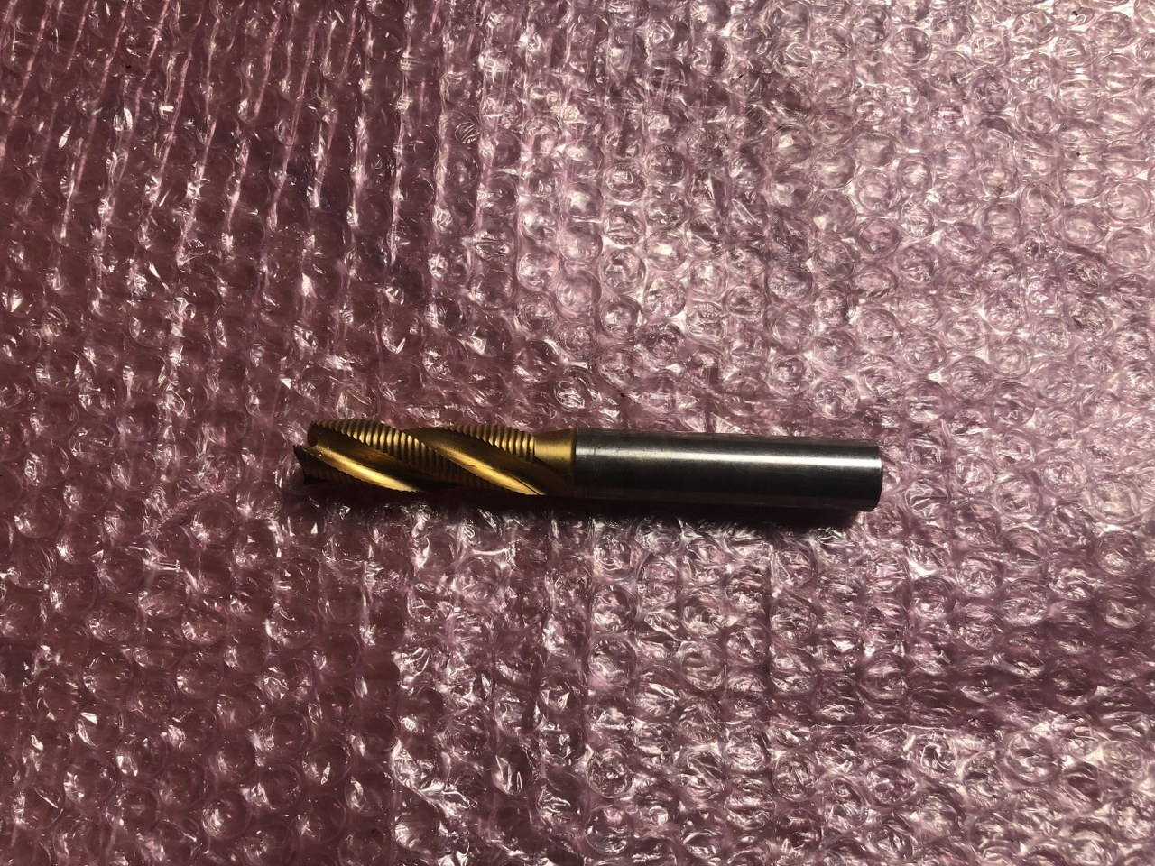 日立ツール 3枚刃/スクエア/エンドミル HSSシリーズφ16