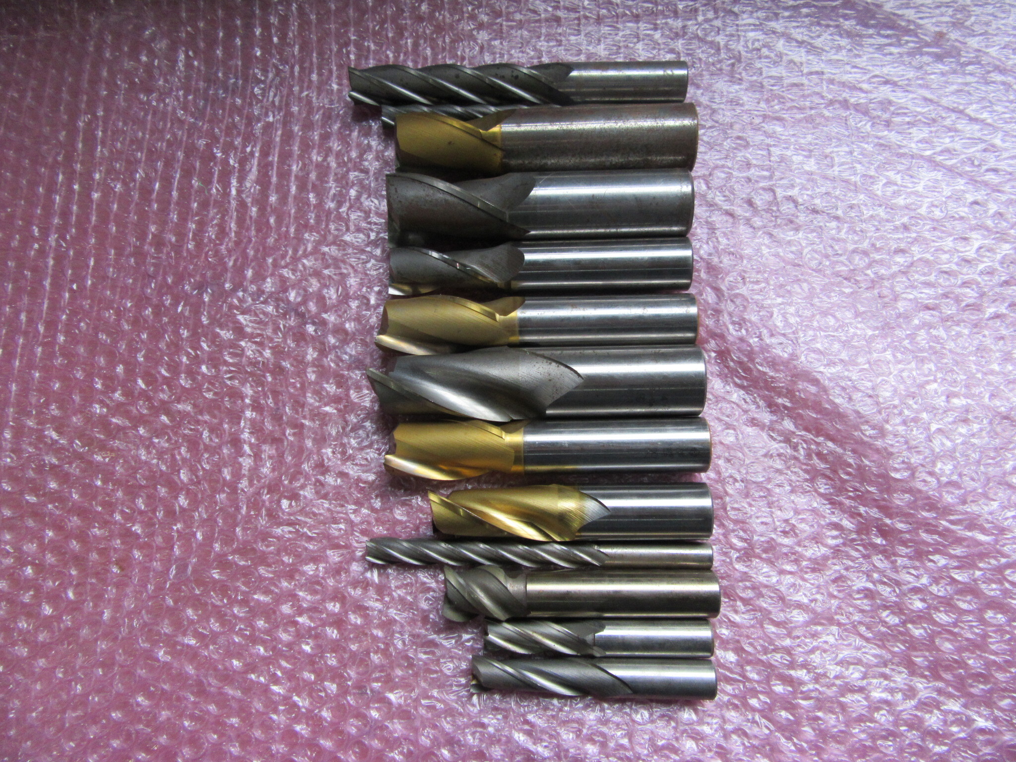 様々なメーカーやサイズがあります。 ドリル　1山 様々なメーカーやサイズがあります。