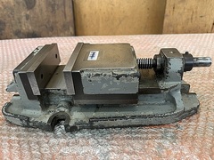 津田駒 マシンバイス