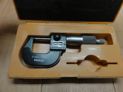 MITUTOYO｜ミツトヨ	 カウント外側マイクロメーター M810-25