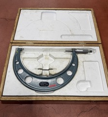 ミツトヨ マイクロメータ OM-200