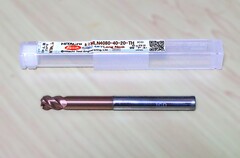 HITACHI エンドミル ETMLN　8×R2　首下40　未使用