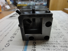 EROWA Vブロックホルダー