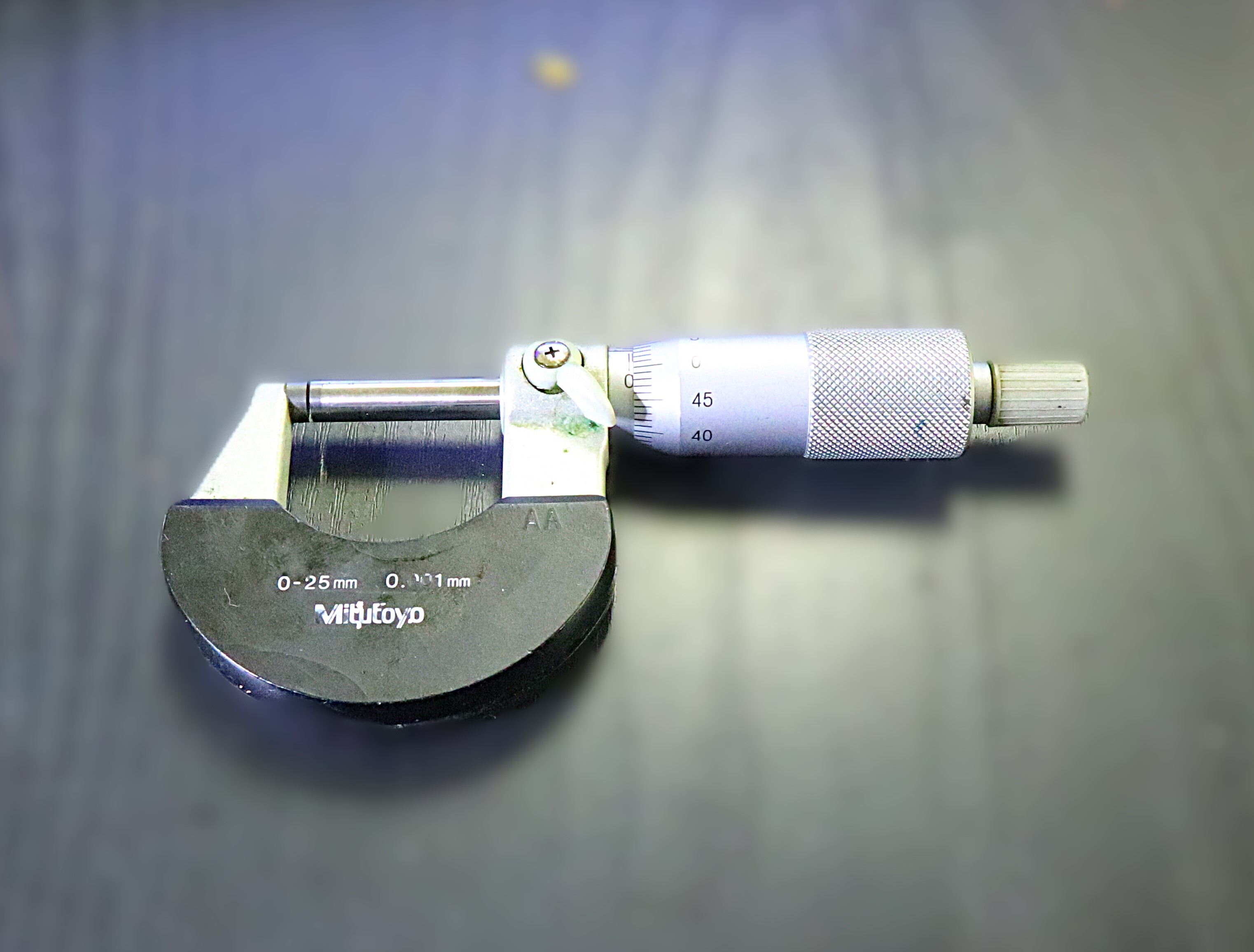 ミツトヨ　 外側マイクロメータ 0-25㎜　0.01㎜