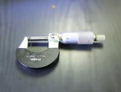 ミツトヨ　 外側マイクロメータ 0-25㎜　0.01㎜