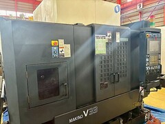 牧野フライス製作所 立型マシニングセンター V33
