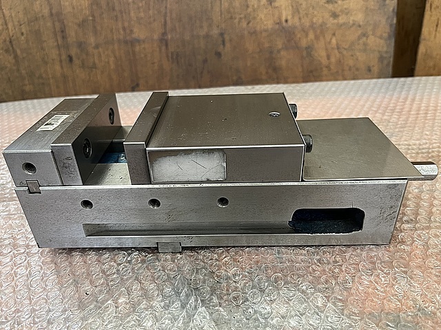 ナベヤ ロックタイト精密マシンバイス LT40MC