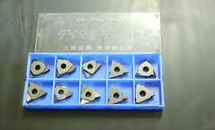 京セラ チップ　 TPGR110304L-A